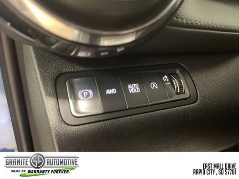 Used 2026 Chevrolet Equinox LT AWD/4WD image 30