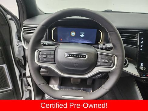 Certified 2025 Jeep Wagoneer Series II w/ 8-Passenger Seating Package AWD/4WD image 17
