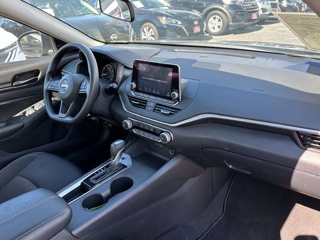 Used 2025 Nissan Altima 2.5 S FWD image 14