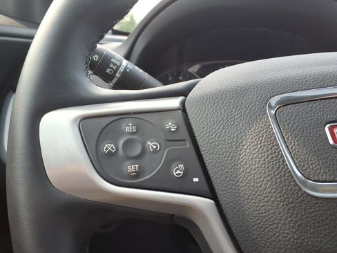 Used 2024 GMC Terrain SLT w/ Tech Package AWD/4WD image 15