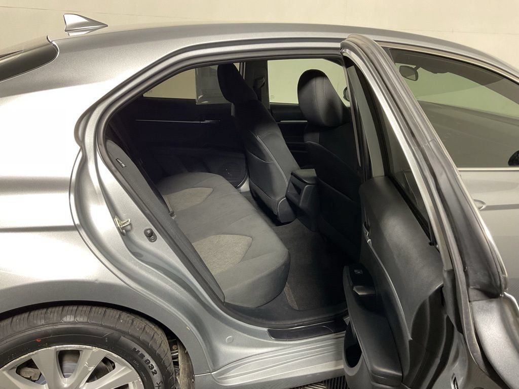 Used 2020 Toyota Camry LE FWD image 33