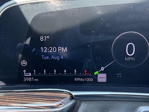 Certified 2024 Cadillac Escalade Premium Luxury AWD/4WD image 21