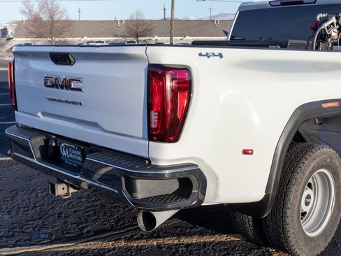 Used 2020 GMC Sierra 3500 4x4 Crew Cab w/ Gooseneck/5TH Wheel Package image 28