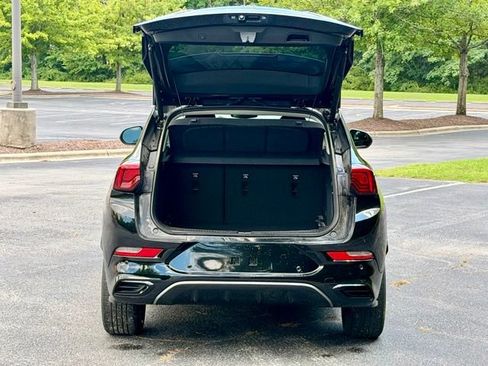 Used 2024 Buick Encore GX Sport Touring w/ Advanced Technology Package FWD image 17