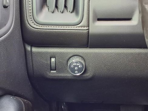 Used 2019 GMC Canyon SLE image 17