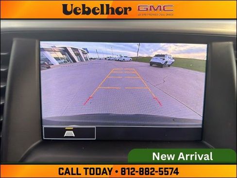 Used 2023 GMC Acadia SLT w/ Preferred Package image 26