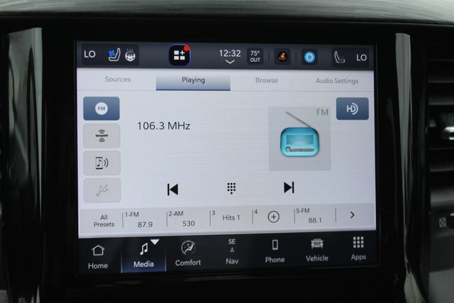 Used 2023 RAM 1500 Laramie AWD/4WD image 5