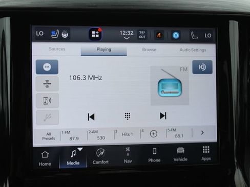 Used 2023 RAM 1500 Laramie AWD/4WD image 5