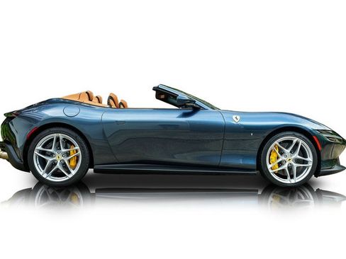 Used 2026 Ferrari Roma Spider RWD image 2