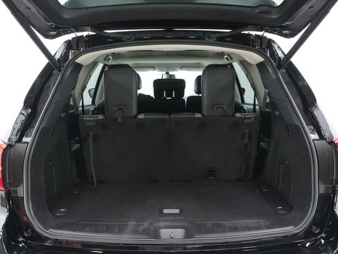 Used 2019 Nissan Pathfinder SL AWD/4WD image 17
