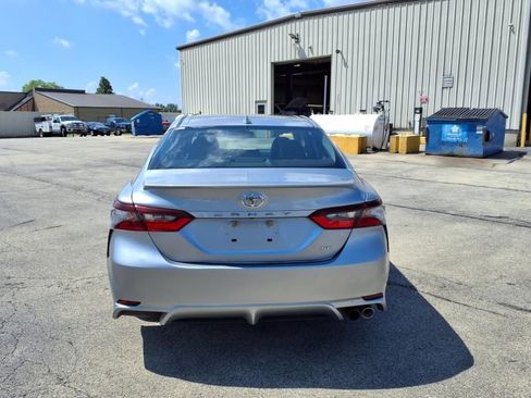 Used 2023 Toyota Camry SE image 4