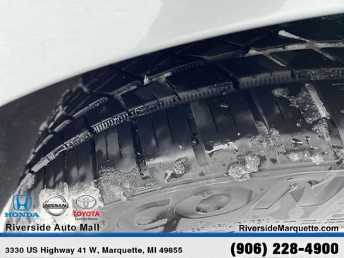 Used 2023 Buick Envision Avenir image 12