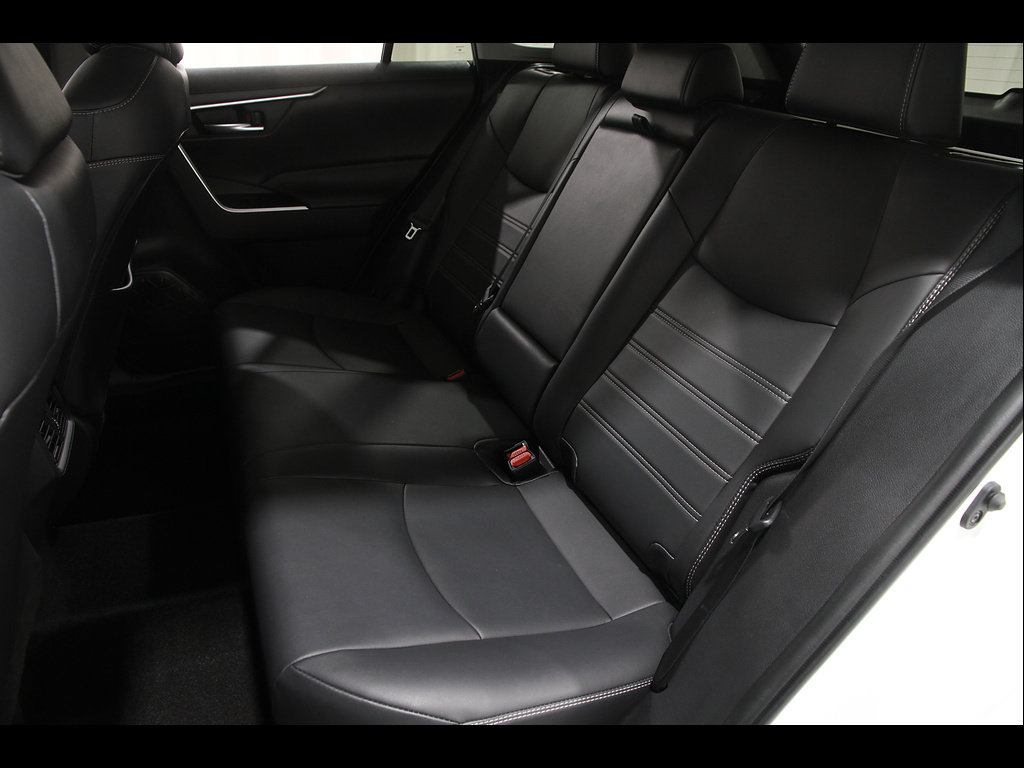 Used 2021 Toyota RAV4 XLE Premium AWD/4WD image 17