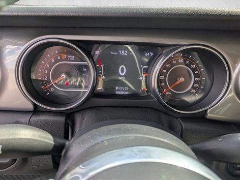 Used 2019 Jeep Wrangler Unlimited Sahara image 10