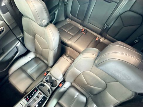 Used 2024 Porsche Macan image 19