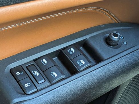 Certified 2025 Jeep Compass Limited w/ Elite Group AWD/4WD image 29