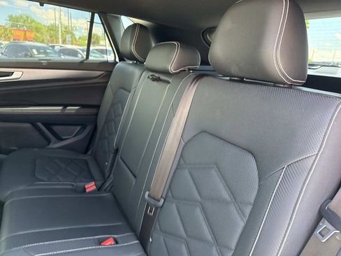 Used 2025 Volkswagen Atlas Cross Sport SE FWD image 15