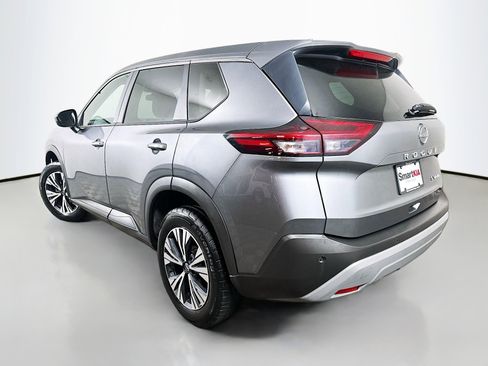 Used 2023 Nissan Rogue SV image 5