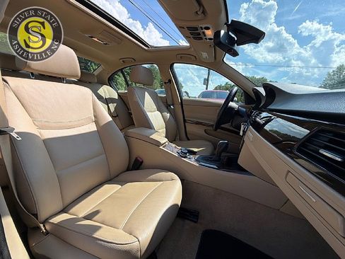 Used 2010 BMW 328i Sedan RWD image 16