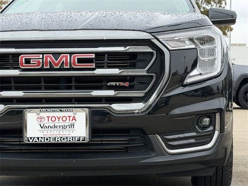 Used 2023 GMC Terrain AT4 image 9