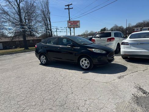 Used 2016 Ford Fiesta SE image 3