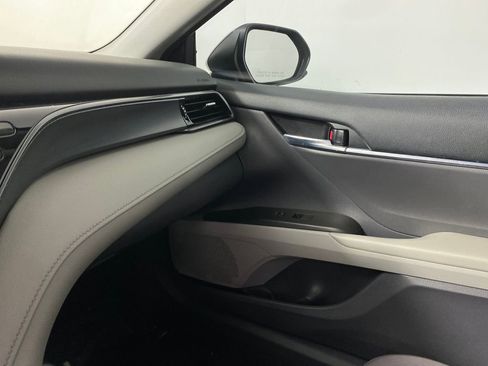 Used 2021 Toyota Camry LE image 22