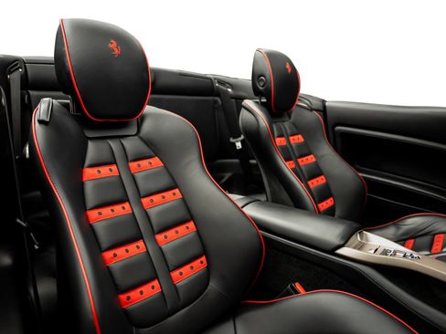 Used 2013 Ferrari California RWD image 38