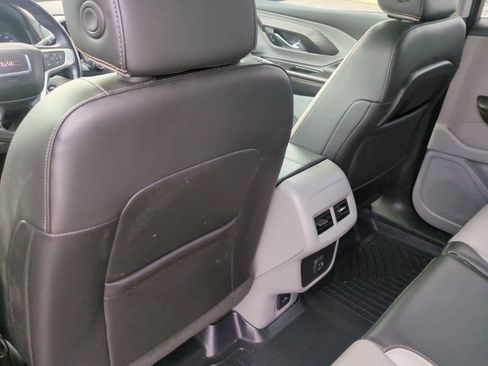 Used 2019 GMC Terrain SLT w/ Preferred Package image 18