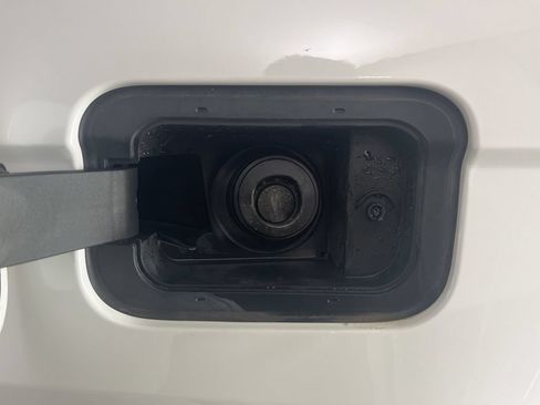 Used 2024 Jeep Grand Cherokee Altitude AWD/4WD image 43