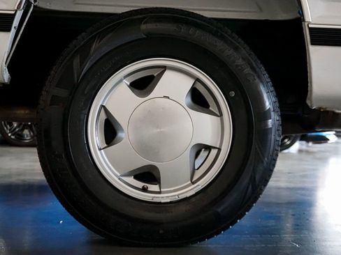 Used 1998 Chevrolet Silverado 1500 4x4 Regular Cab w/ Preferred Equipment Group 2 image 31