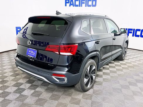 Used 2024 Volkswagen Taos SE w/ Panoramic Sunroof Package AWD/4WD image 9