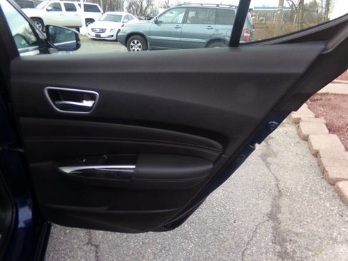 Used 2018 Acura TLX image 32