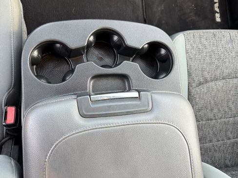 Used 2019 RAM 1500 Classic SLT image 15