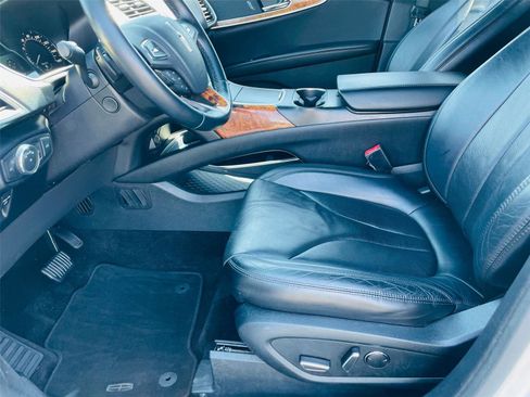 Used 2016 Lincoln MKX Reserve w/ Climate Package FWD image 11