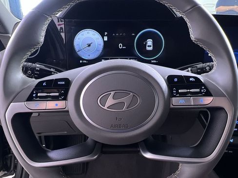 Used 2025 Hyundai Elantra SEL w/ Cargo Package image 16