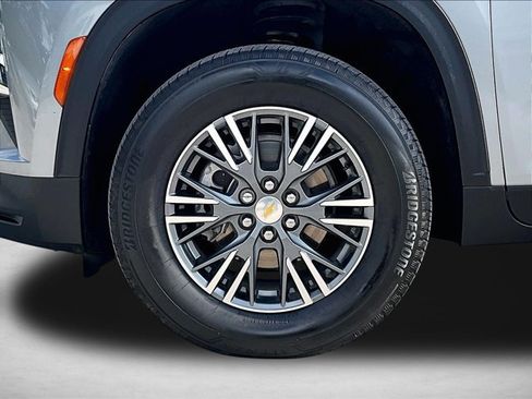 Used 2024 Chevrolet Traverse LT FWD image 10