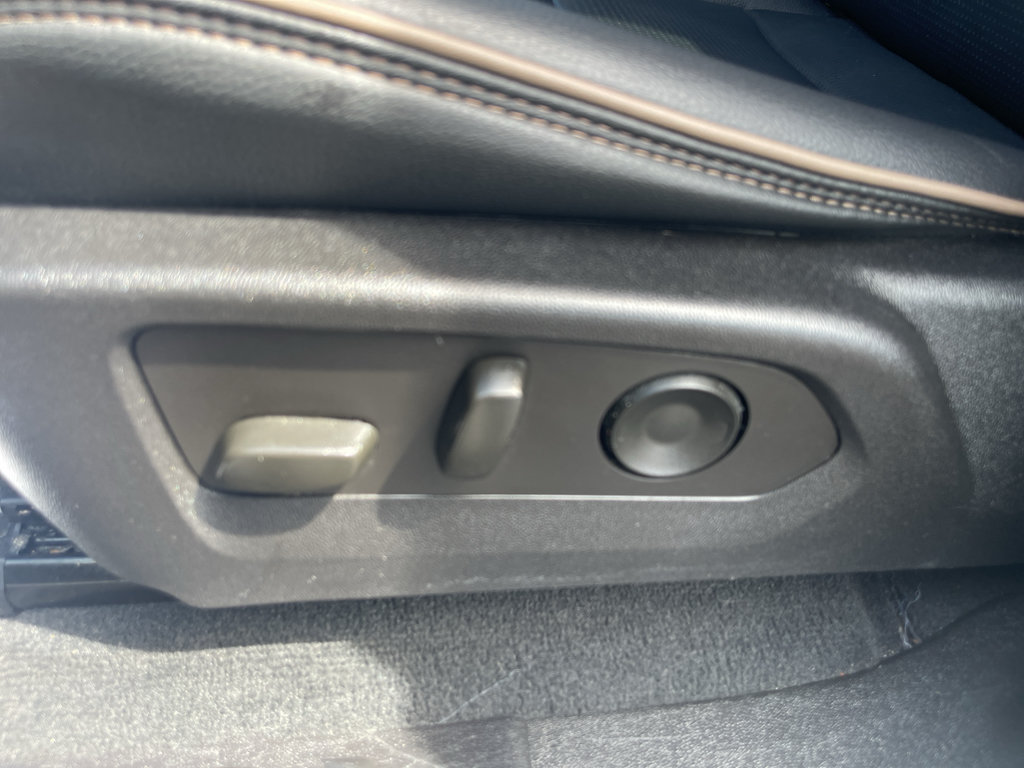Used 2023 GMC Canyon Denali AWD/4WD image 17