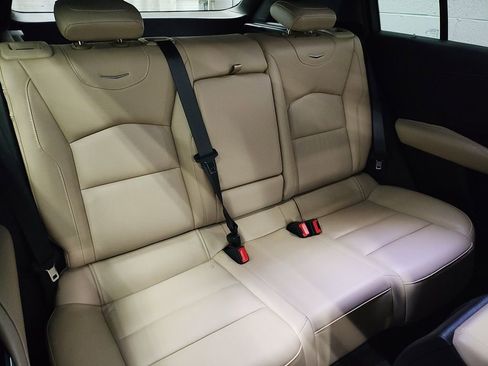 Used 2024 Cadillac XT4 Premium Luxury image 11