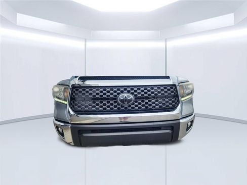 Used 2018 Toyota Tundra SR5 w/ SR5 Upgrade Package AWD/4WD image 14