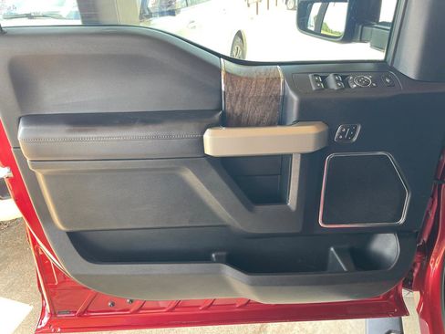 Used 2017 Ford F250 Lariat w/ Lariat Value Package image 26