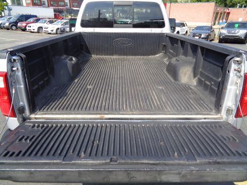 Used 2010 Ford F250 XLT image 8