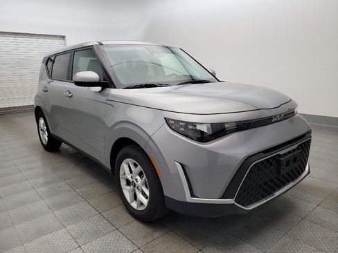 Used 2025 Kia Soul LX image 13