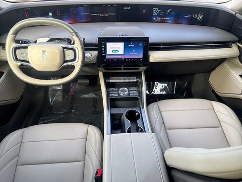 Certified 2024 Lincoln Nautilus Premier image 20