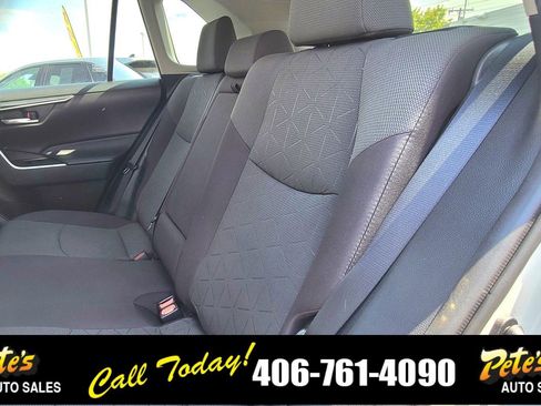 Used 2021 Toyota RAV4 XLE image 13