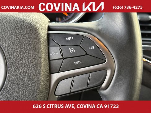 Used 2018 Jeep Grand Cherokee Laredo image 19