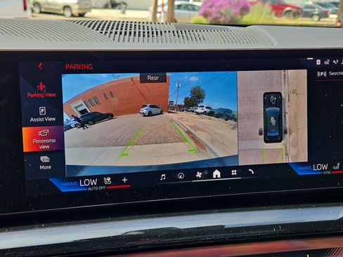 New 2026 BMW 550e xDrive image 18