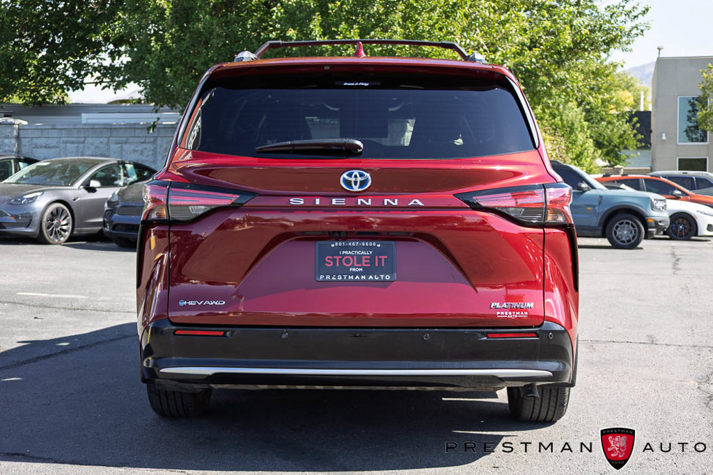 Used 2025 Toyota Sienna Platinum AWD/4WD image 23