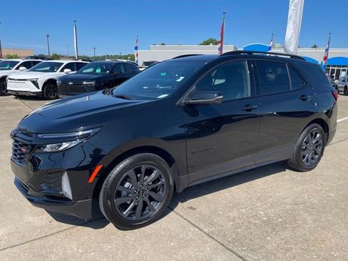 Used 2024 Chevrolet Equinox RS w/ RS Leather Package FWD image 2
