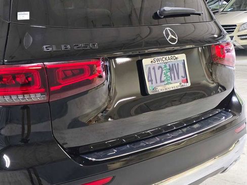 Used 2023 Mercedes-Benz GLB 250 4MATIC image 13