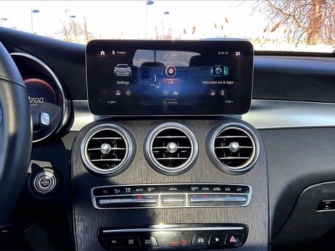 Used 2022 Mercedes-Benz GLC 300 GLC 300 w/ Premium Package Lite image 15